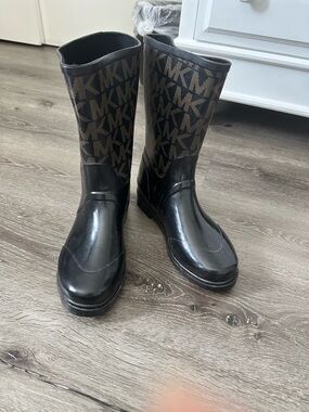 Women Michael Kors Black and Brown MK Logo Rain Boots